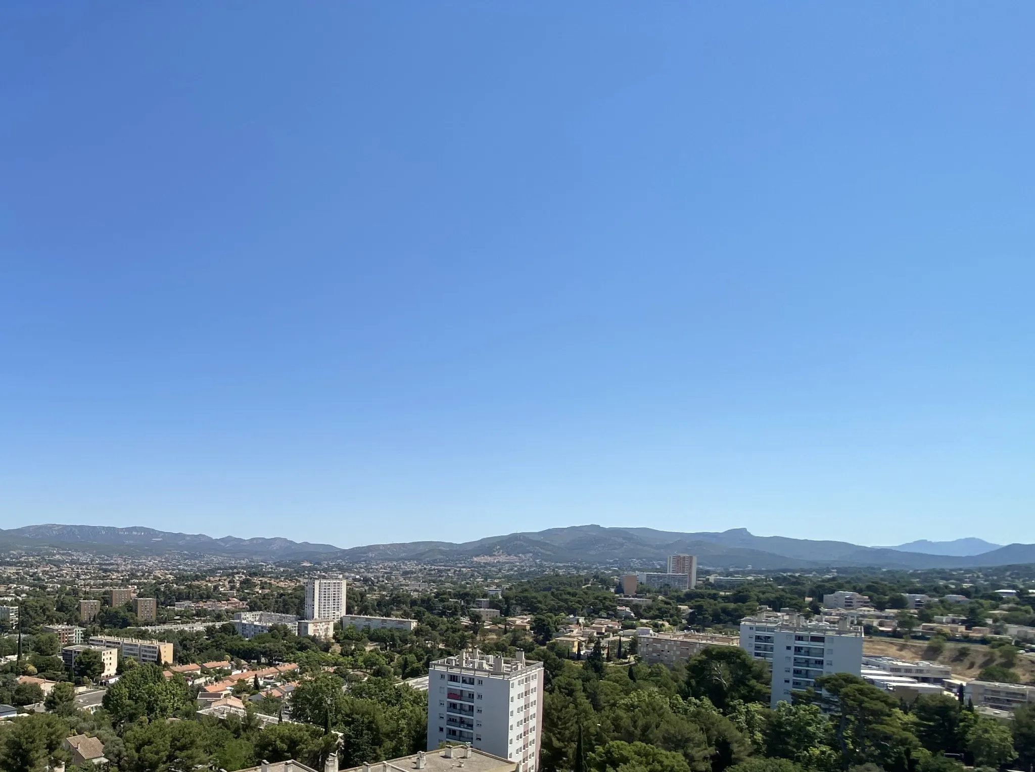 Vente d'un appartement T3/4 à Montolivet, vue mer 