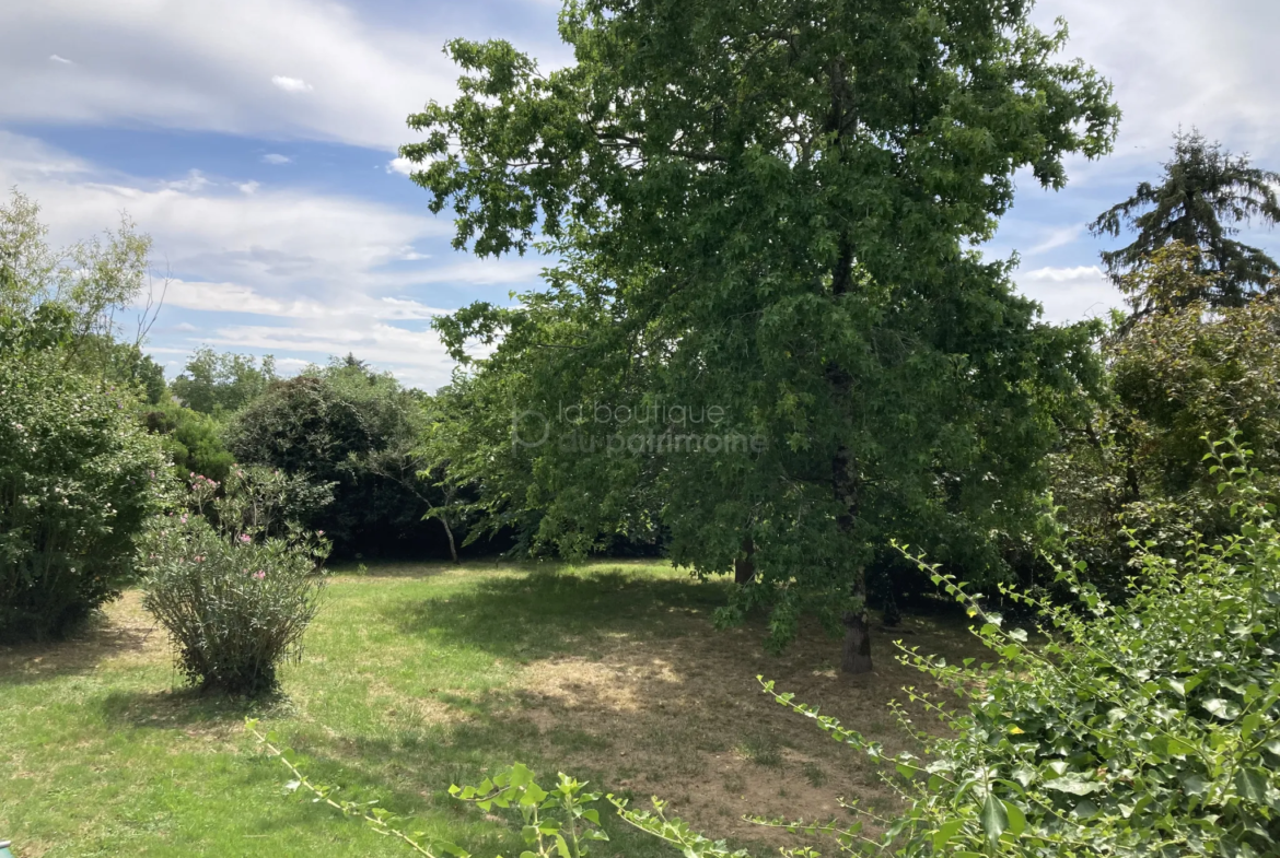 Maison en pierre 215 m² avec piscine à La Réole 