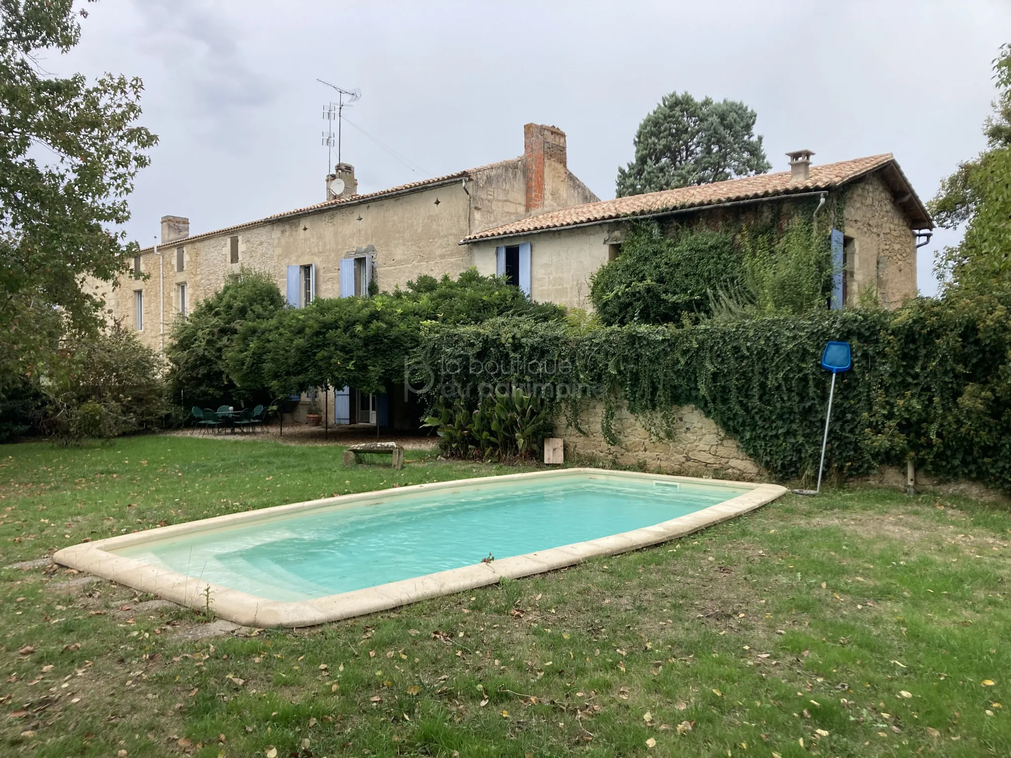 Maison en pierre 215 m² avec piscine à La Réole 