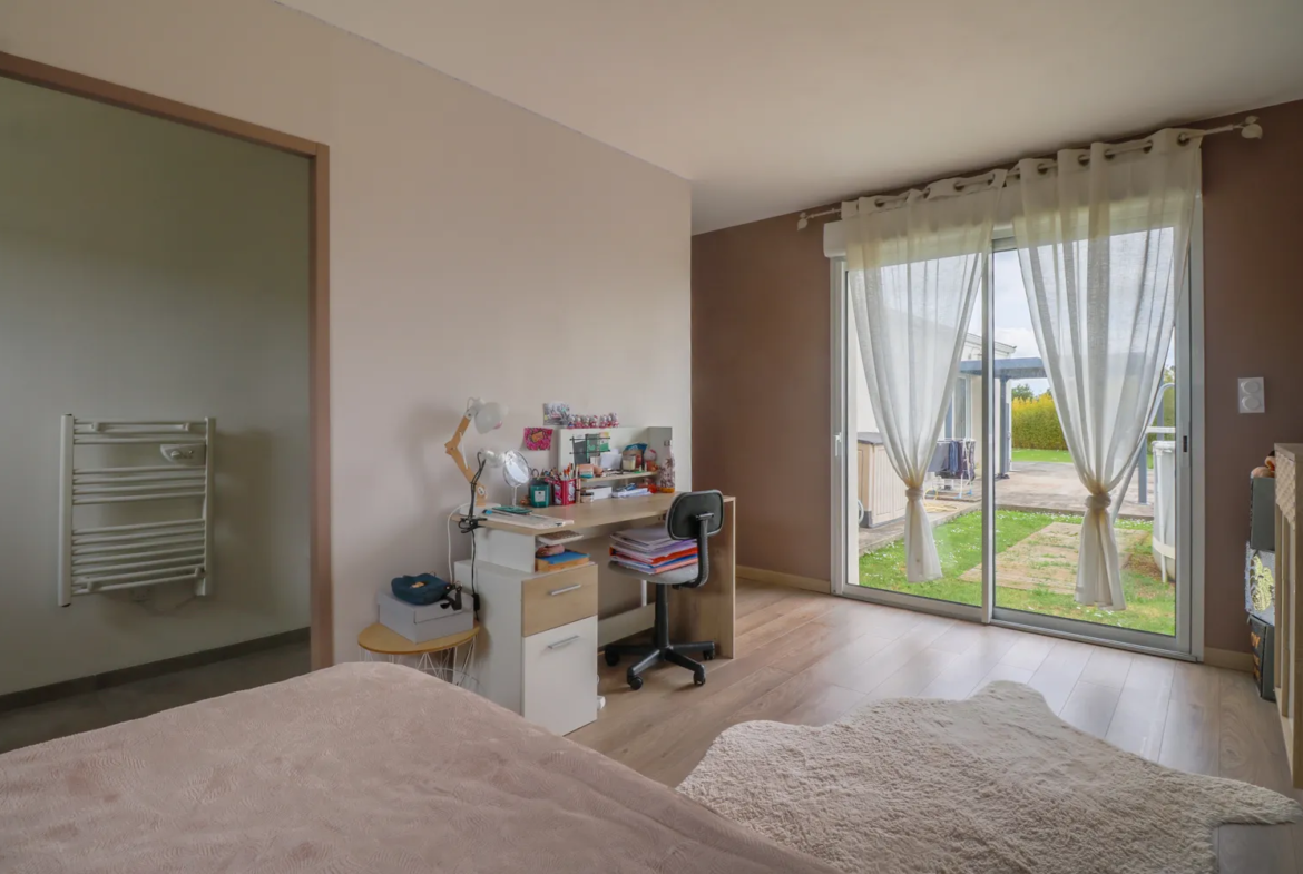 À vendre : Maison de 118 m² à Champdolent avec 4 chambres et jardin paysager 