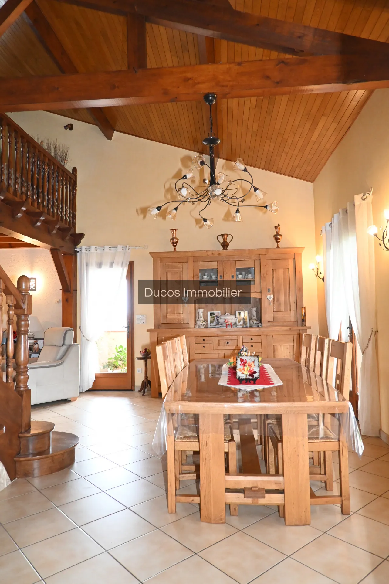 Maison traditionnelle à vendre à Seyches avec vue sur la campagne 