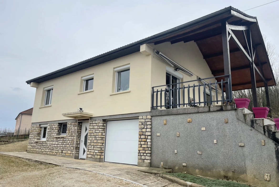 Maison rénovée avec piscine à Montbard, proche de la gare 