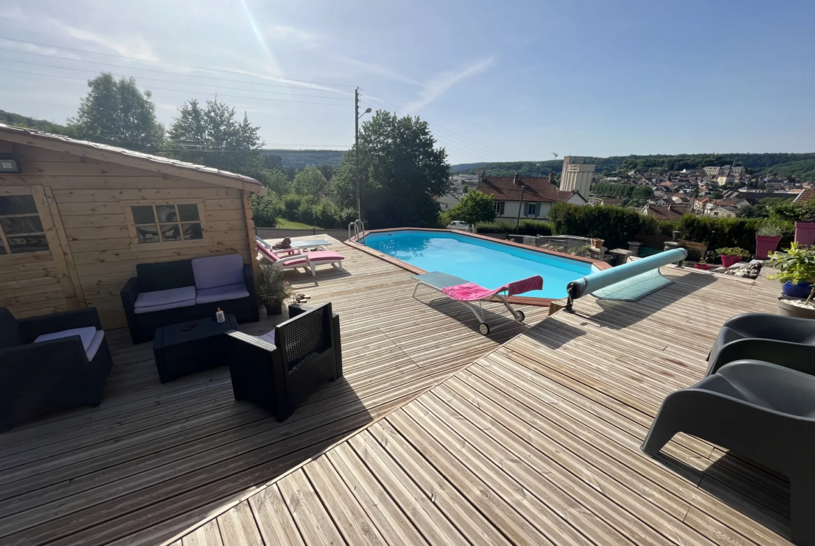 Maison rénovée avec piscine à Montbard, proche de la gare 