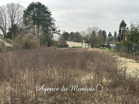 Terrain à bâtir de 920 m² à Donnemarie Dontilly - 50 000 EUR