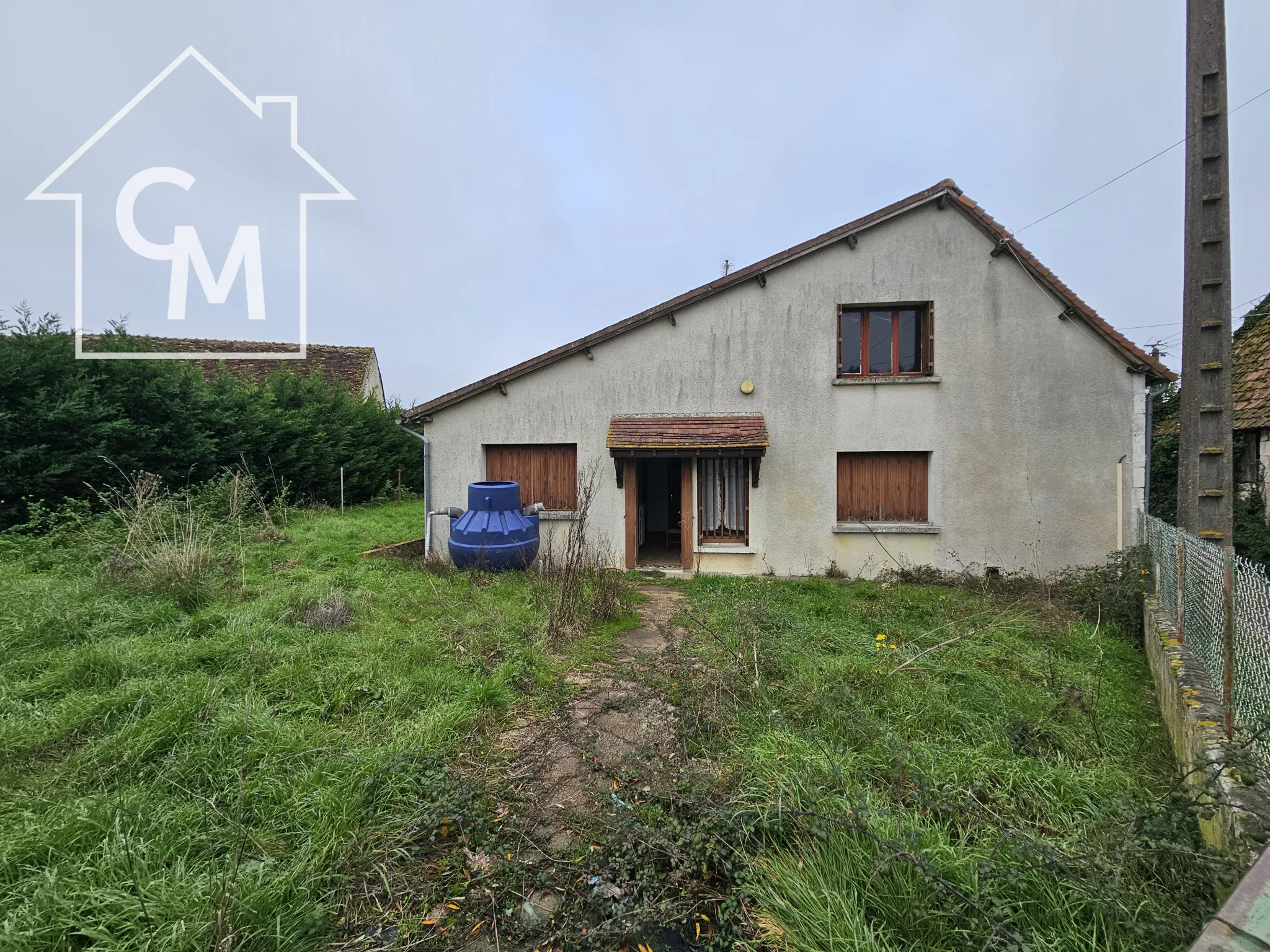 Maison plain pied avec grange et jardin à Obterre 