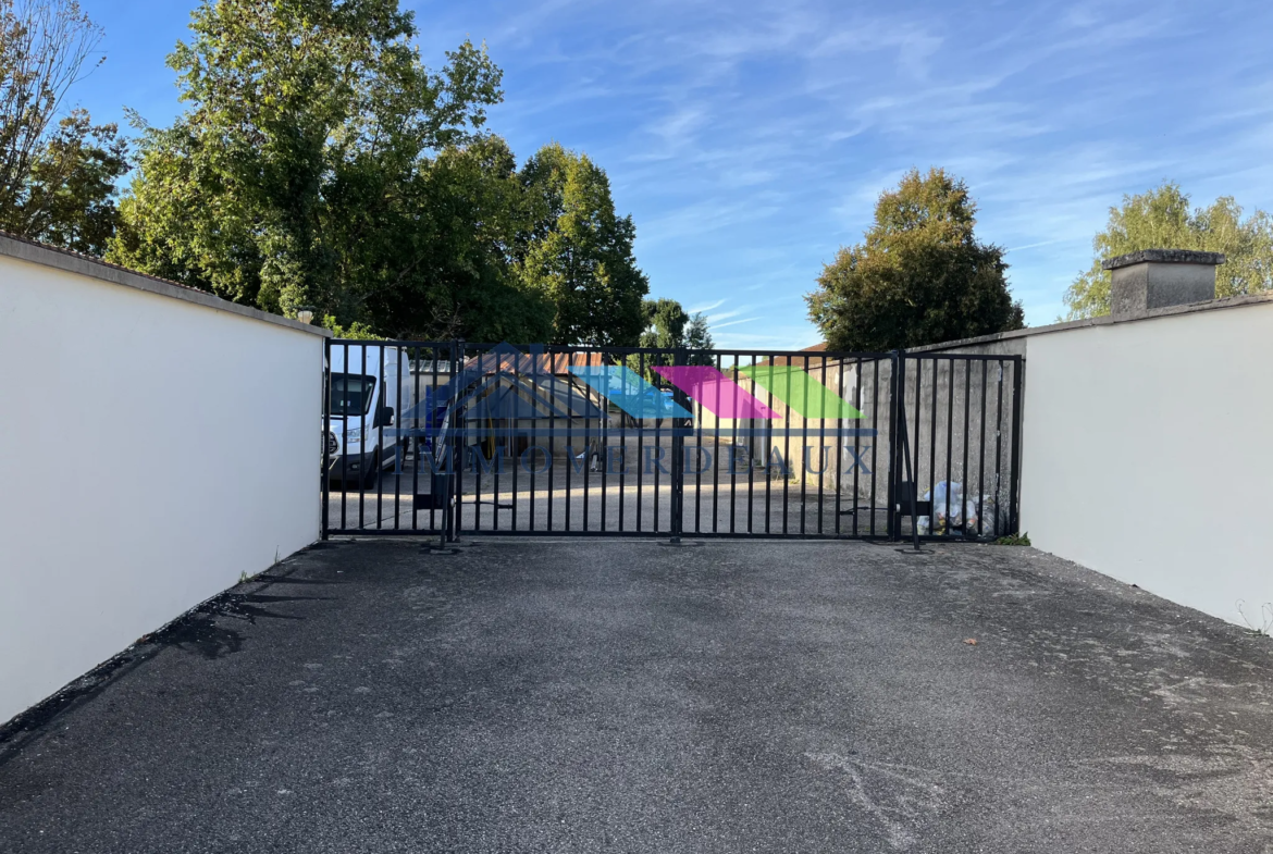 Maison de ville de 95 m² à Lunéville avec jardin et garages 