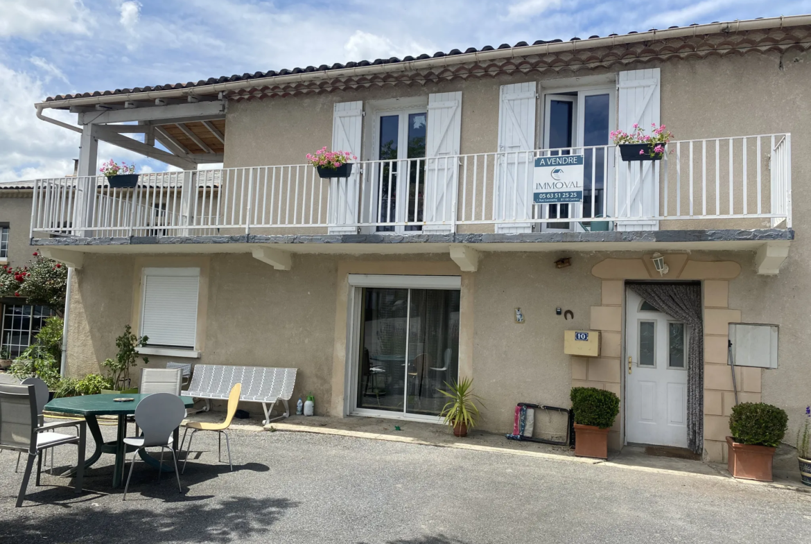 Grande maison de village à vendre à Saint-Affrique-lès-Montagnes 