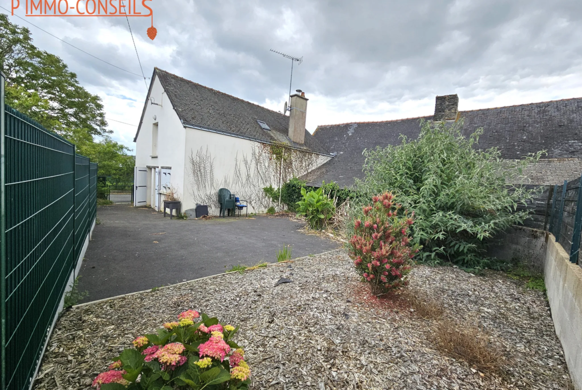 À Vendre : Maison de Campagne à Rénover à Guémené Penfao 