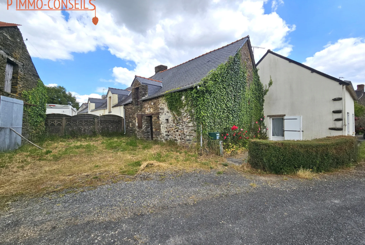 À Vendre : Maison de Campagne à Rénover à Guémené Penfao 