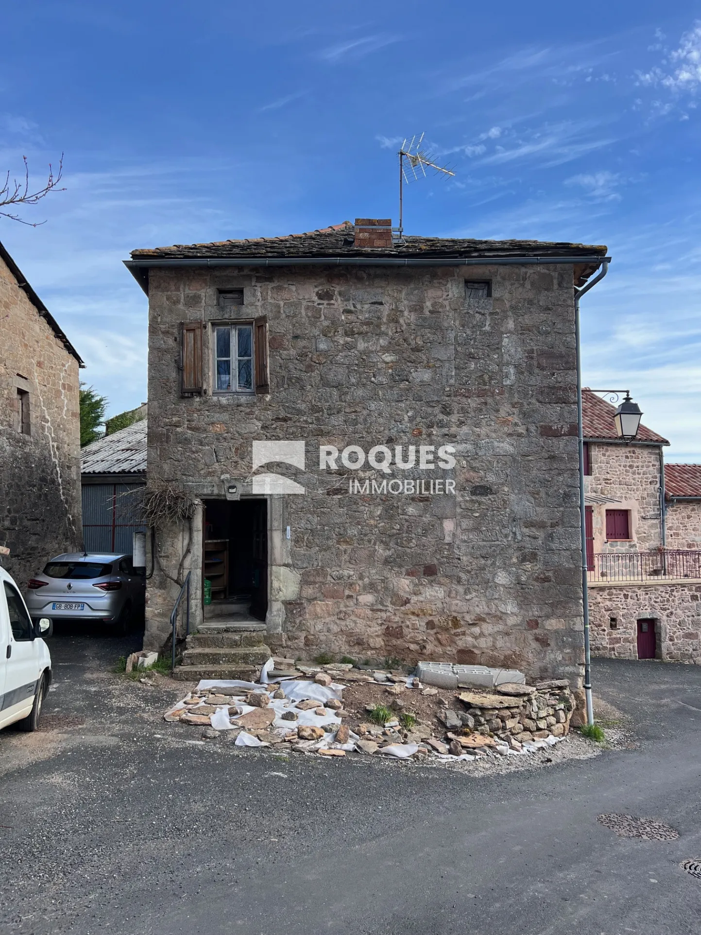 Maison de village en vente avec terrasse à Montjaux 