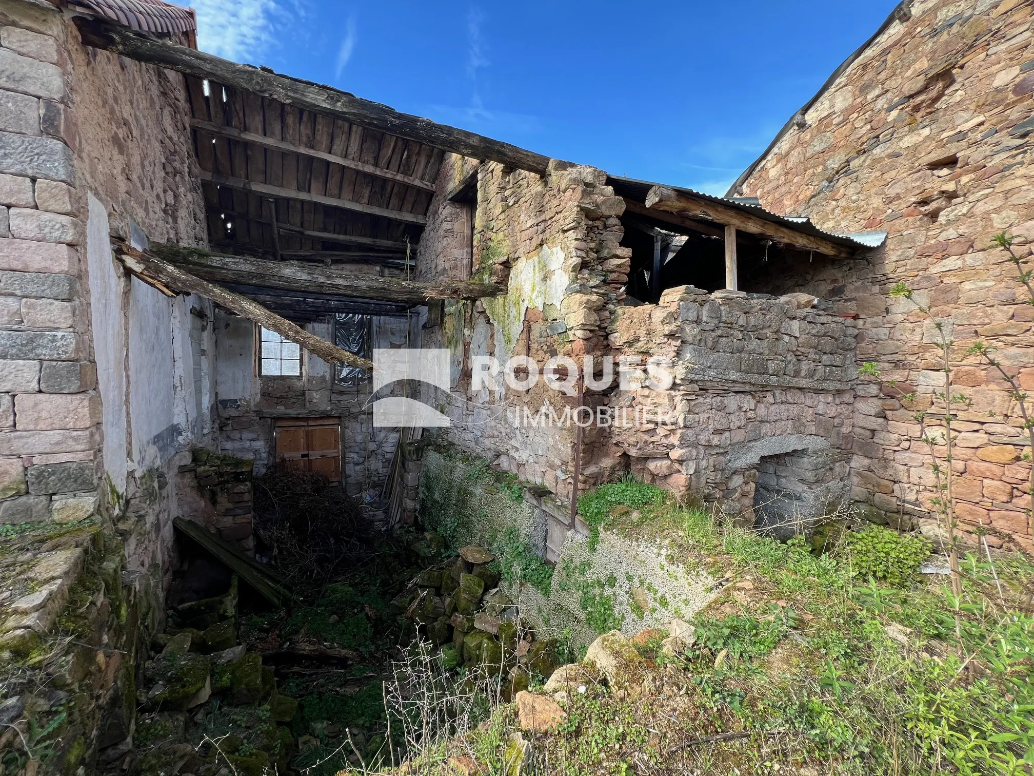 Maison de village en vente avec terrasse à Montjaux 