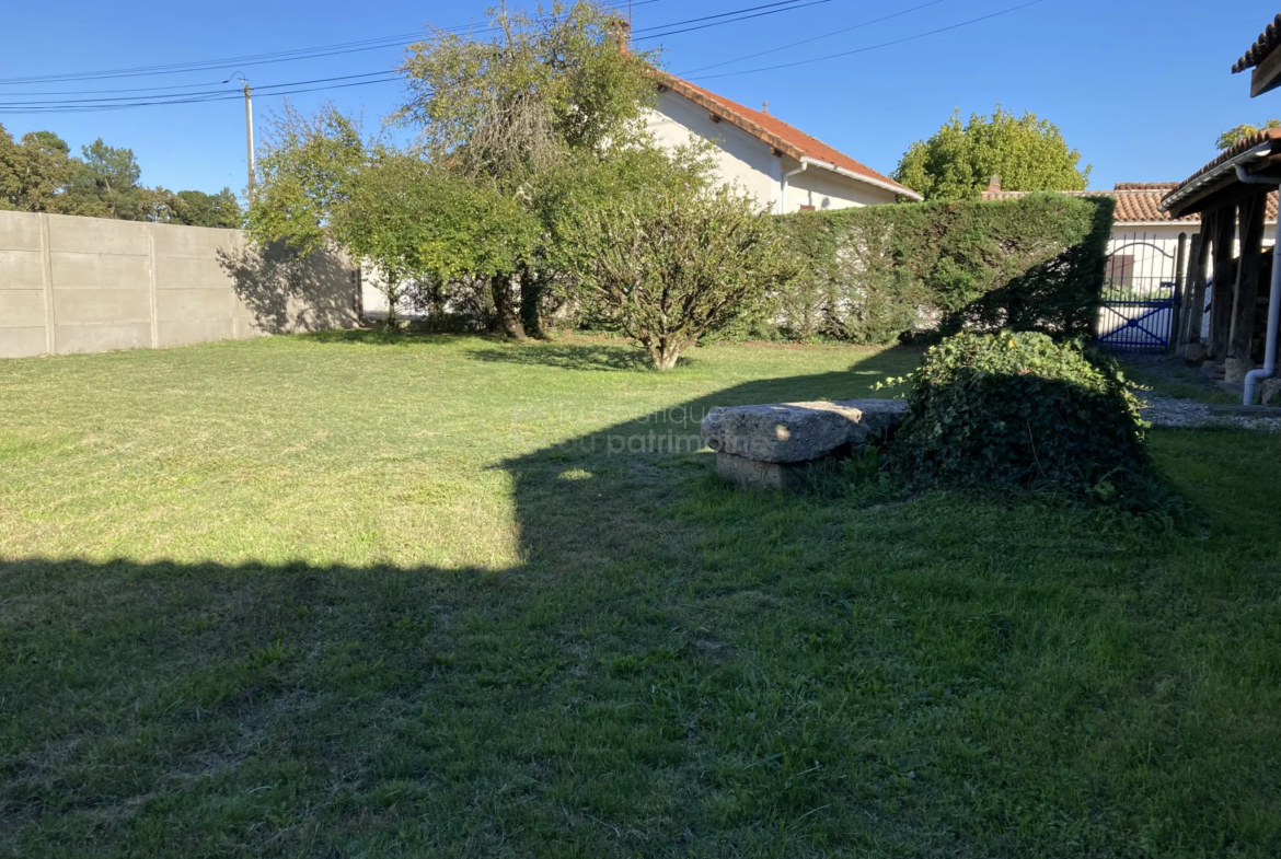 Maison en pierre de 169 m² à St Symphorien avec piscine 