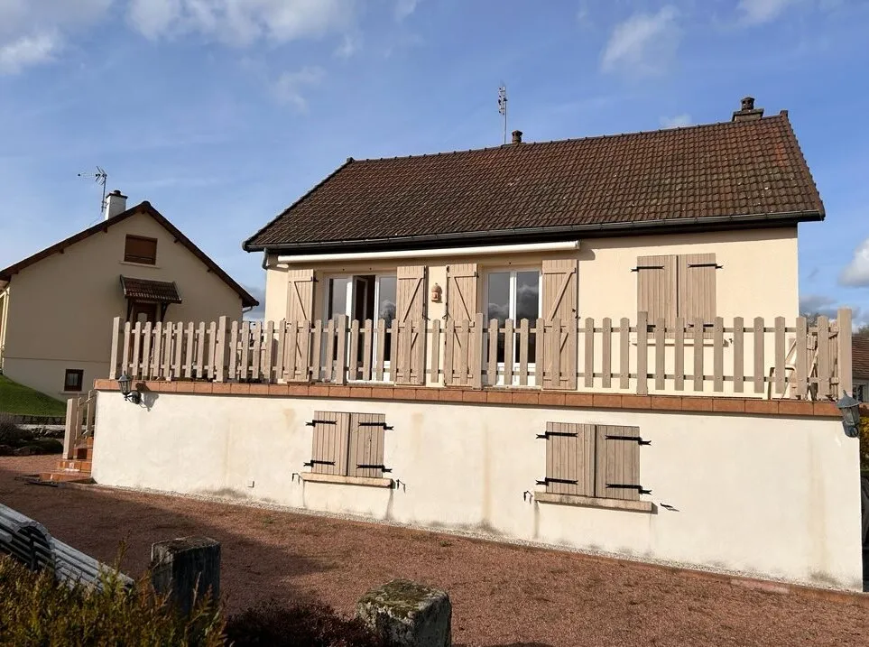 Pavillon sur Sous-sol en Bon État à Autun 