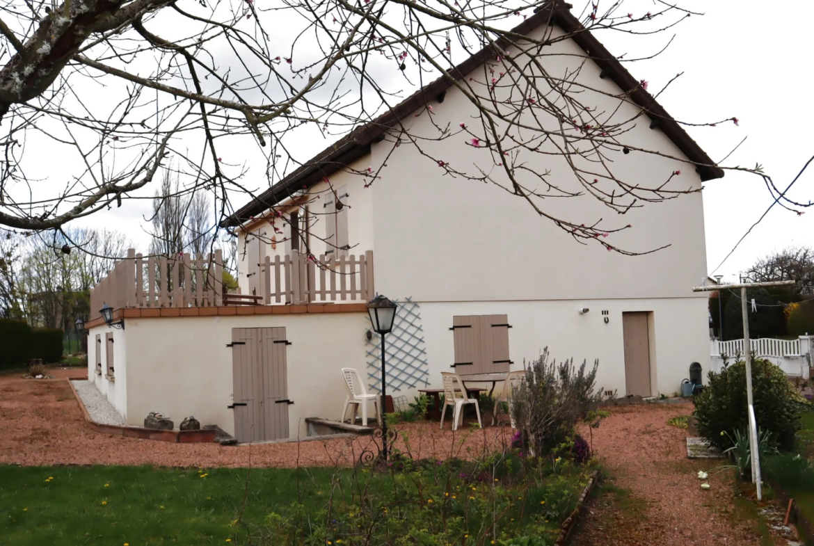 Pavillon sur Sous-sol en Bon État à Autun 