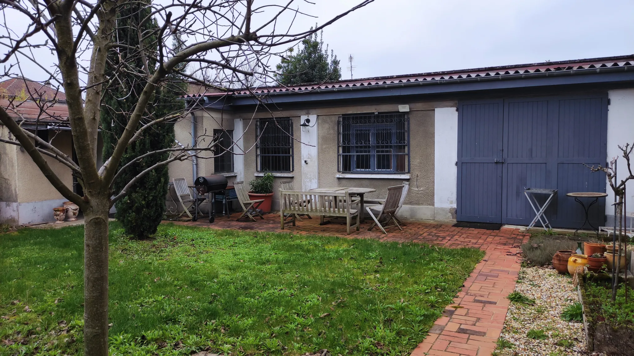 Maison à vendre à Sainte-Savine - 4 chambres, garage spacieux 