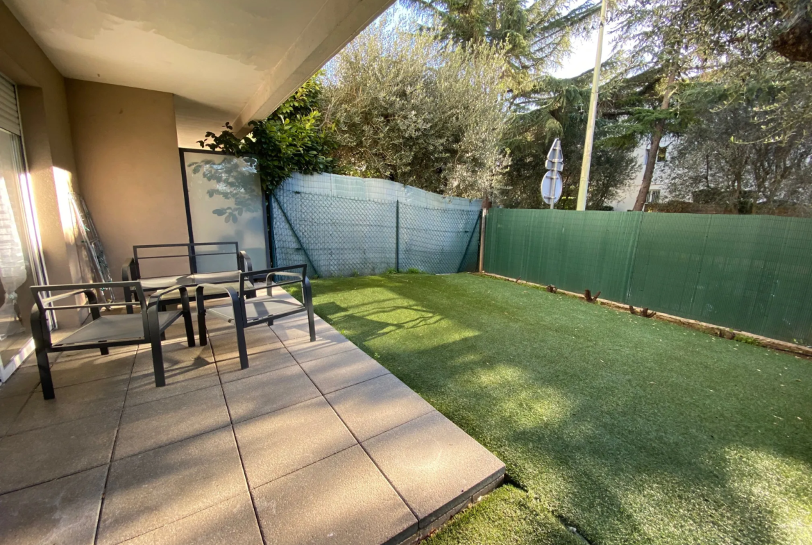 Appartement lumineux avec terrasse et jardin à Le Cannet 