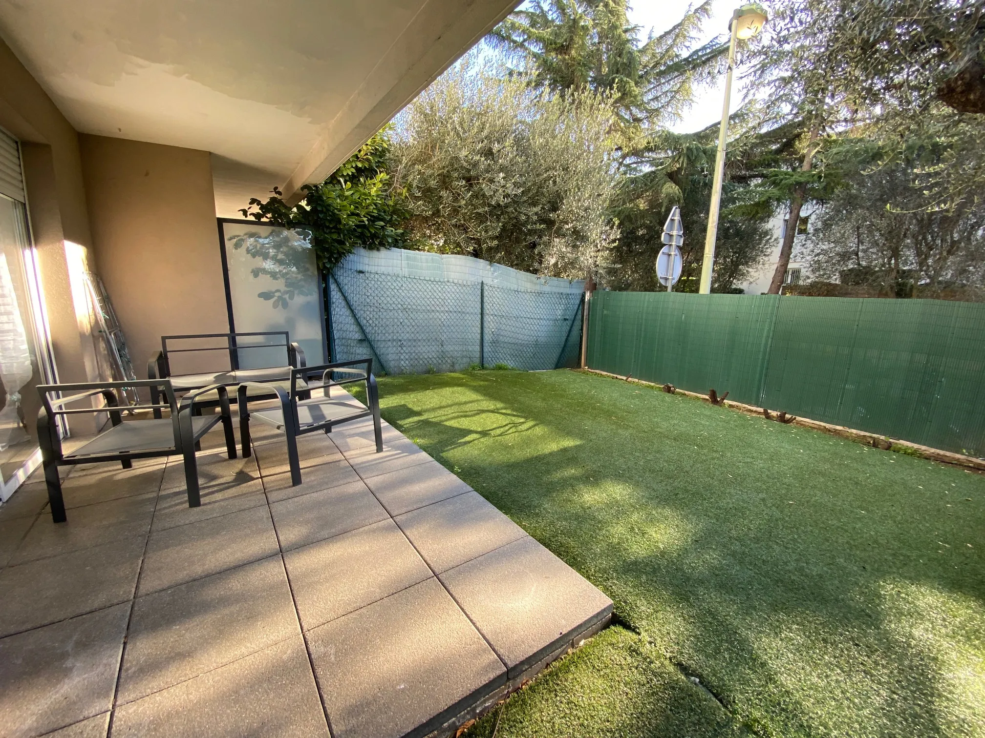 Appartement lumineux avec terrasse et jardin à Le Cannet 