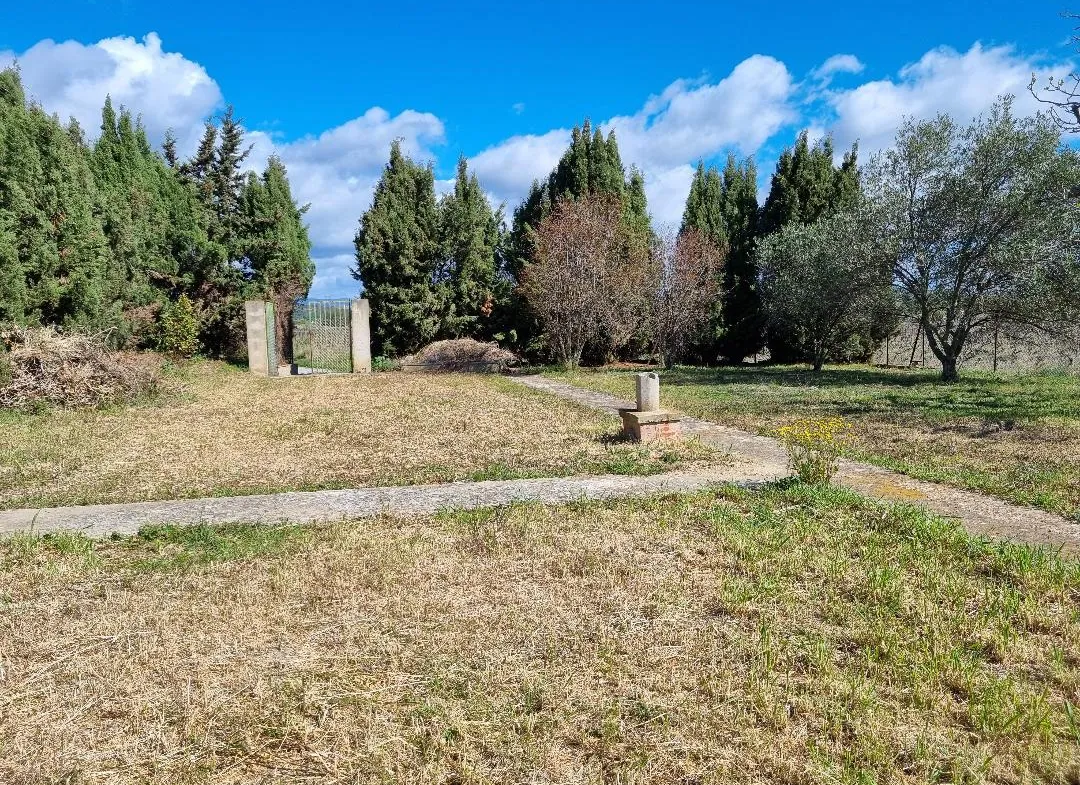 Superbe terrain à bâtir de 540 m² à Pouzol Minervois 