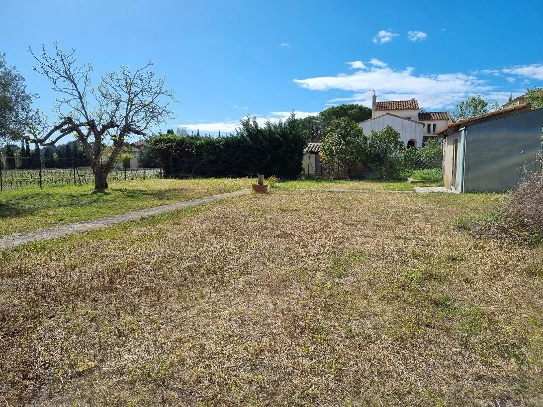 Superbe terrain à bâtir de 540 m² à Pouzol Minervois 