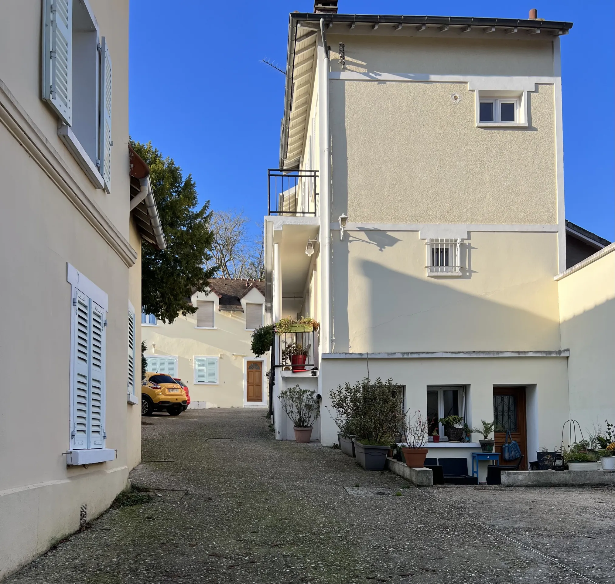 Appartement deux pièces refait à neuf à Villennes sur Seine 