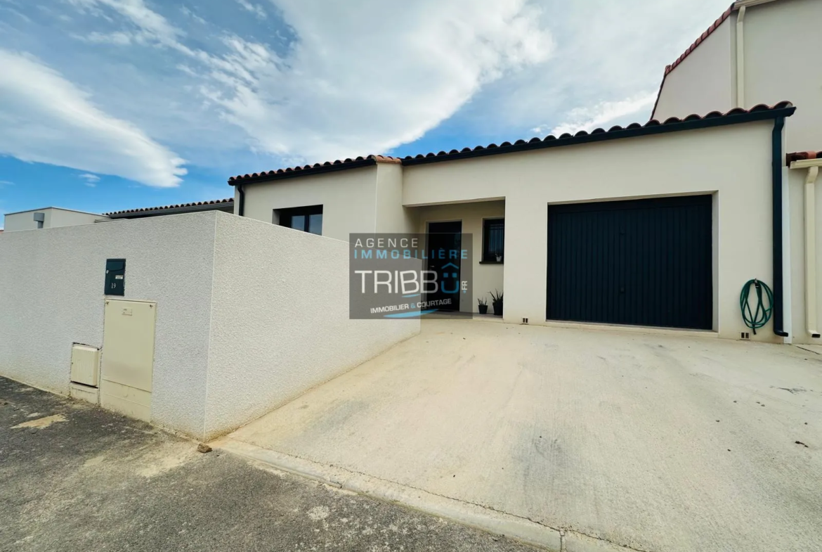 Villa à vendre à Thuir - 2 chambres, plain-pied, garage 