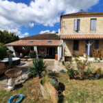 Charmante Maison de Bourg à Mauriac avec 5 Chambres