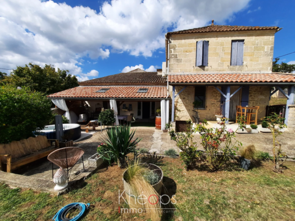 Charmante Maison de Bourg à Mauriac avec 5 Chambres