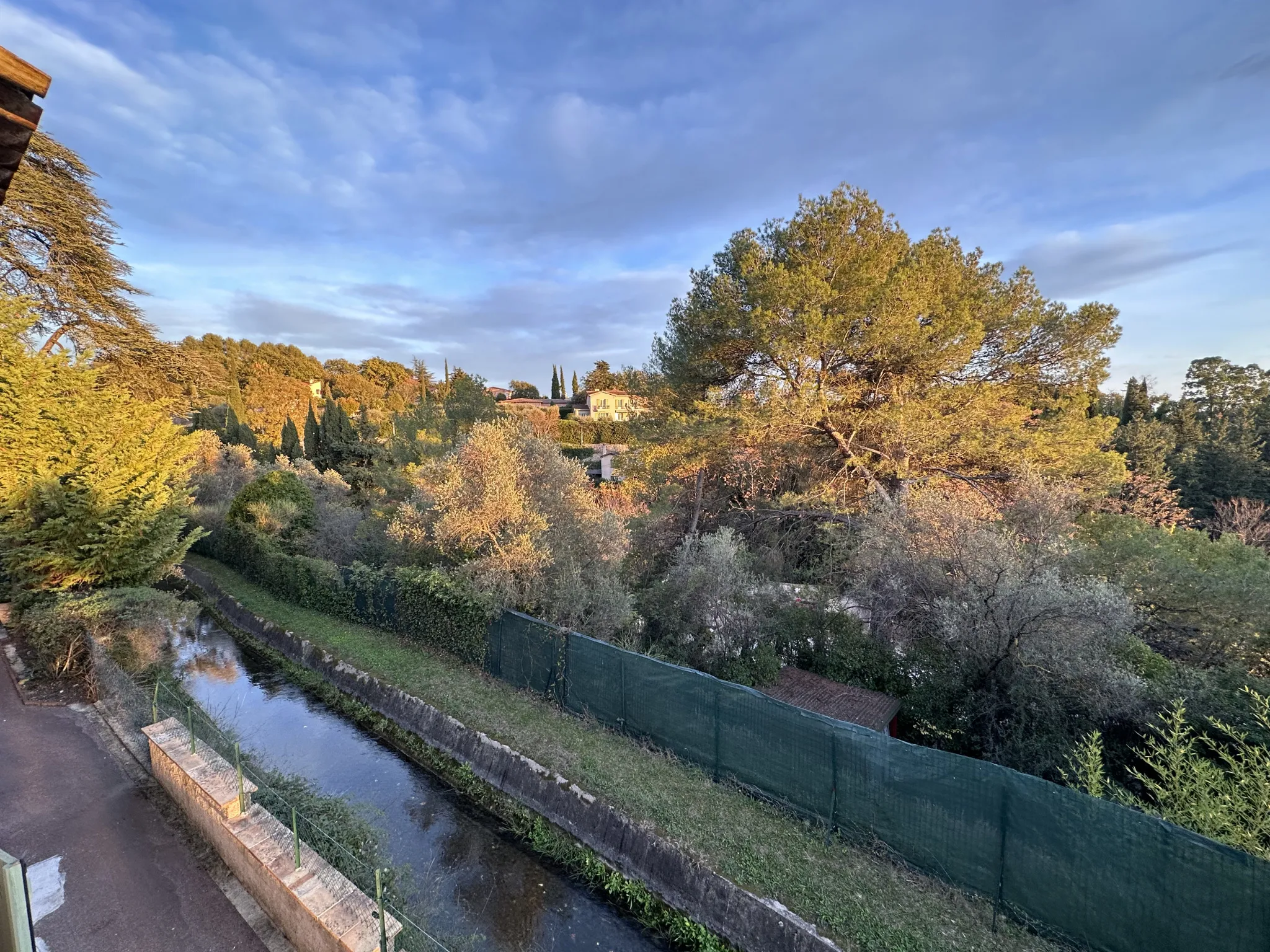 À vendre : Appartement 2 pièces rénové à Grasse Sainte-Anne 