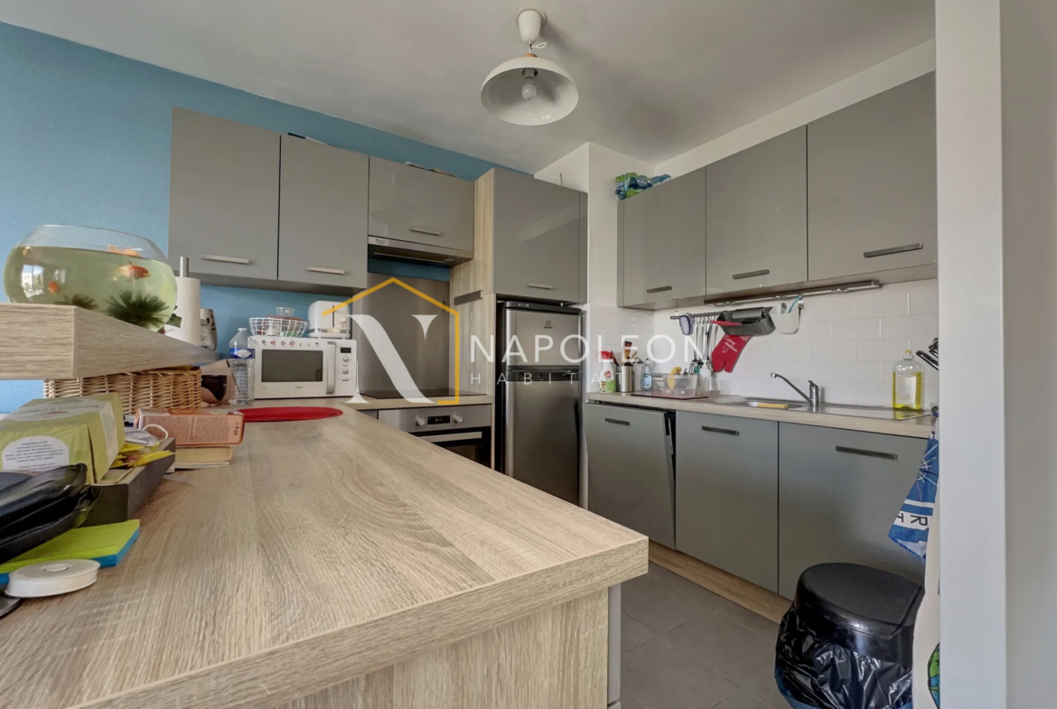 Appartement T3 rénové avec balcon et garage à Lille 