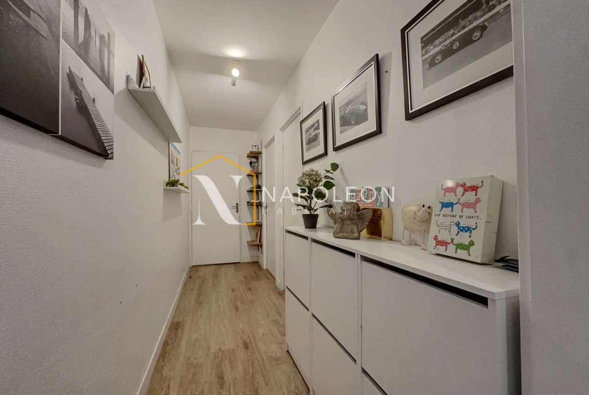 Appartement T3 rénové avec balcon et garage à Lille 