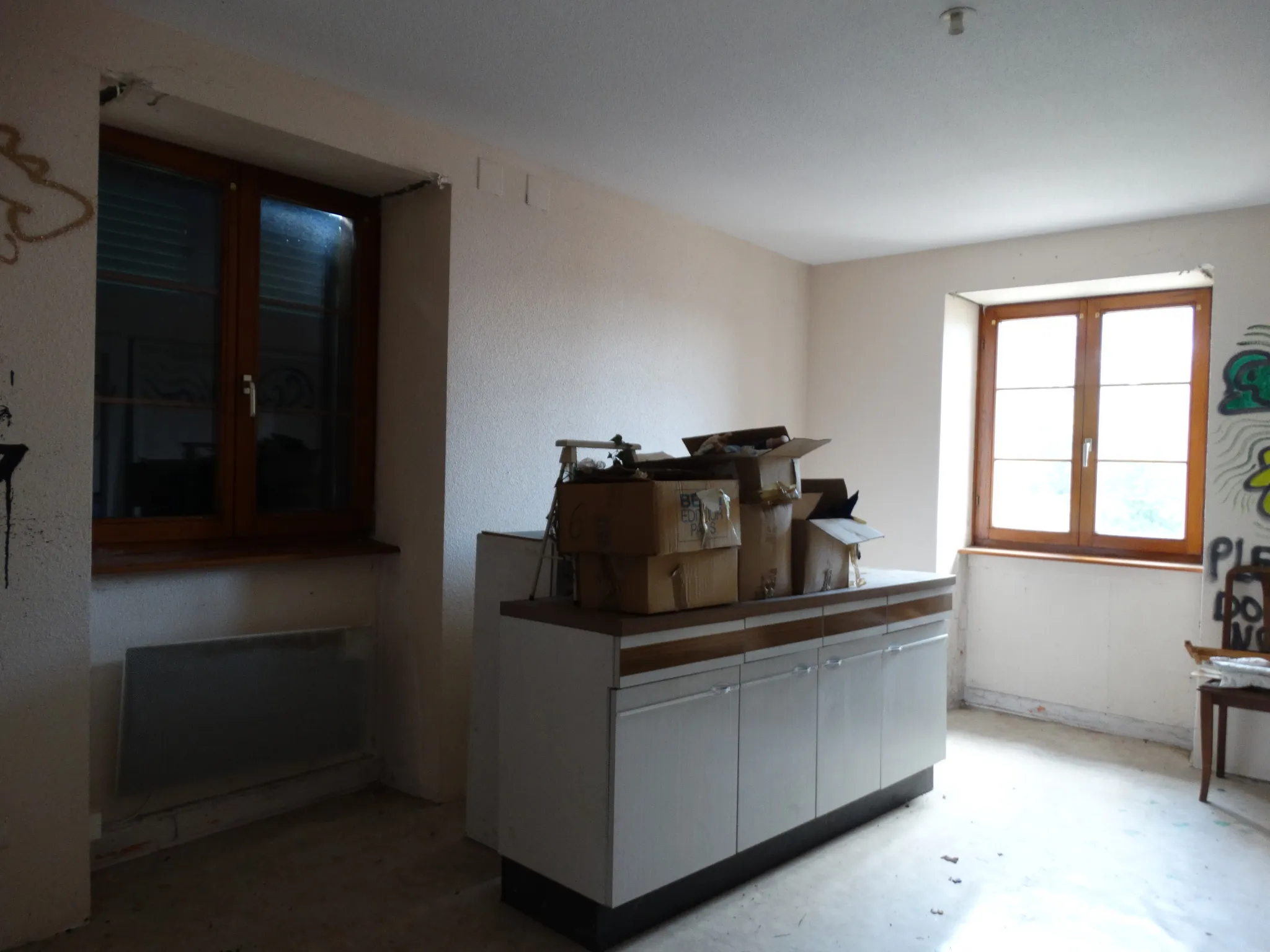 Immeuble à vendre avec 2 plateaux sur 8 ares de terrain 