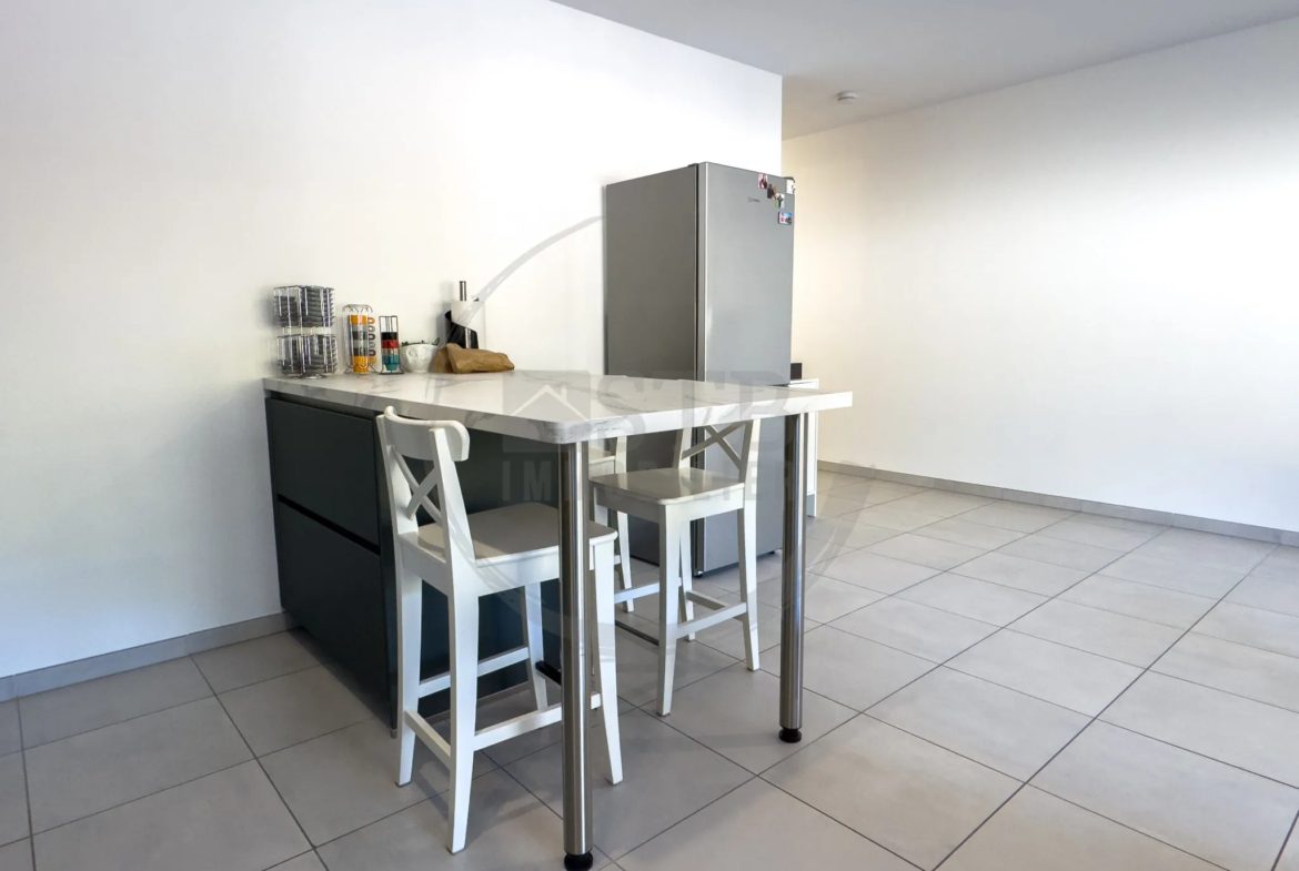 Appartement Meublé de 71m2 avec Garage à Le Pouzin 