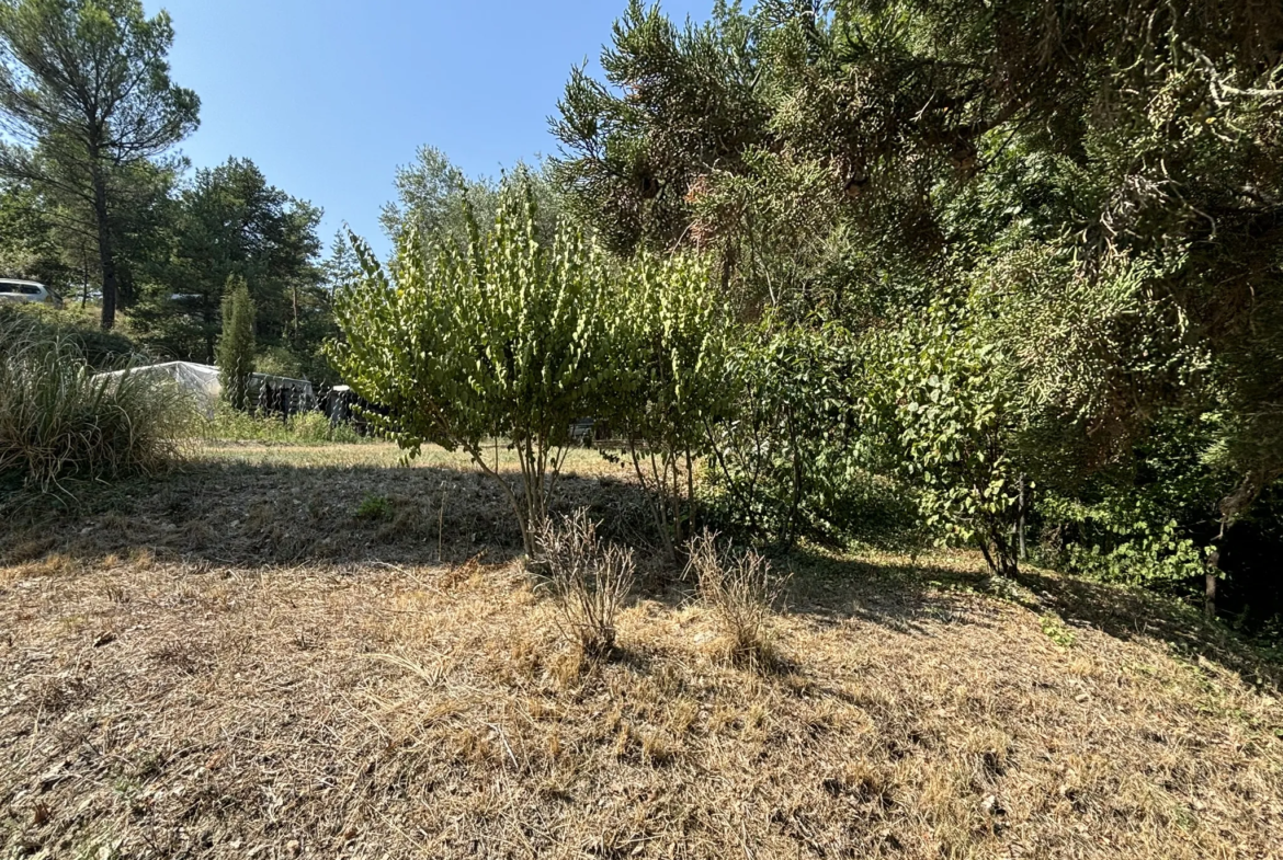 Maison de campagne avec possibilité de 2 logements à Crestet 