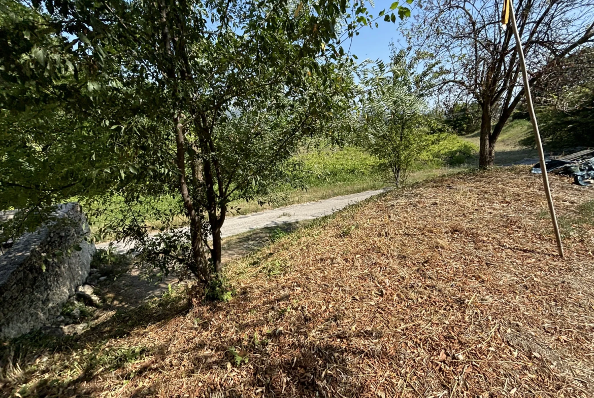 Maison de campagne avec possibilité de 2 logements à Crestet 