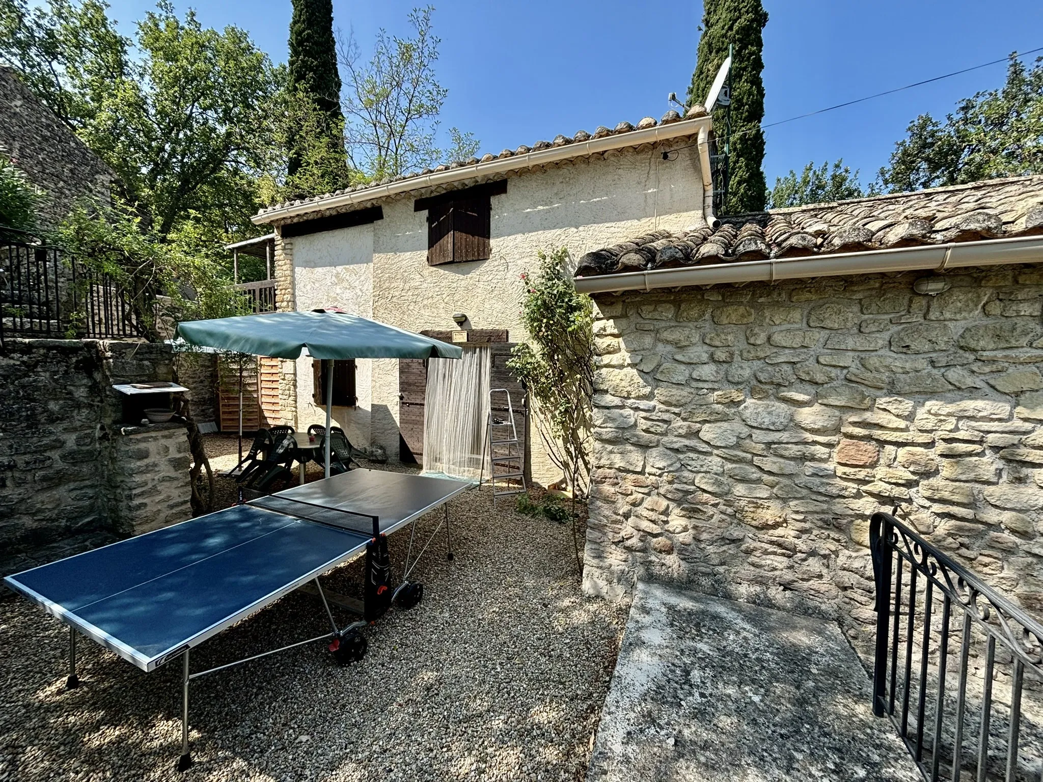 Maison de campagne avec possibilité de 2 logements à Crestet 