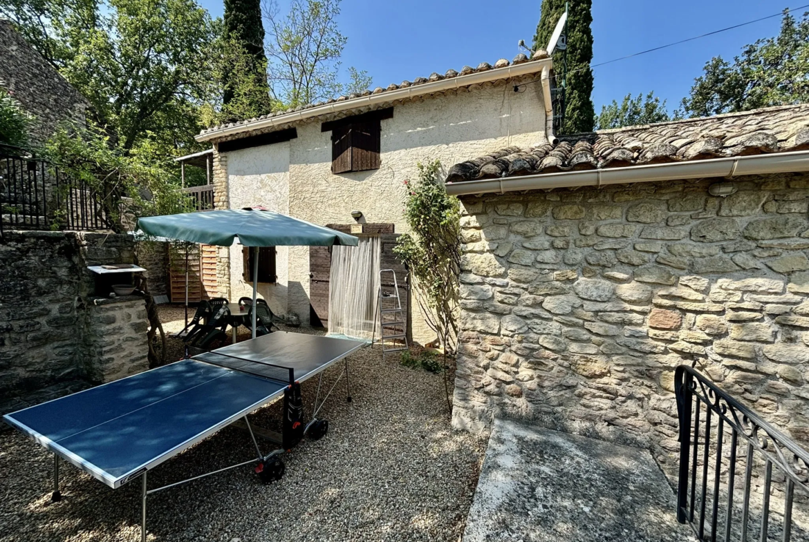 Maison de campagne avec possibilité de 2 logements à Crestet 