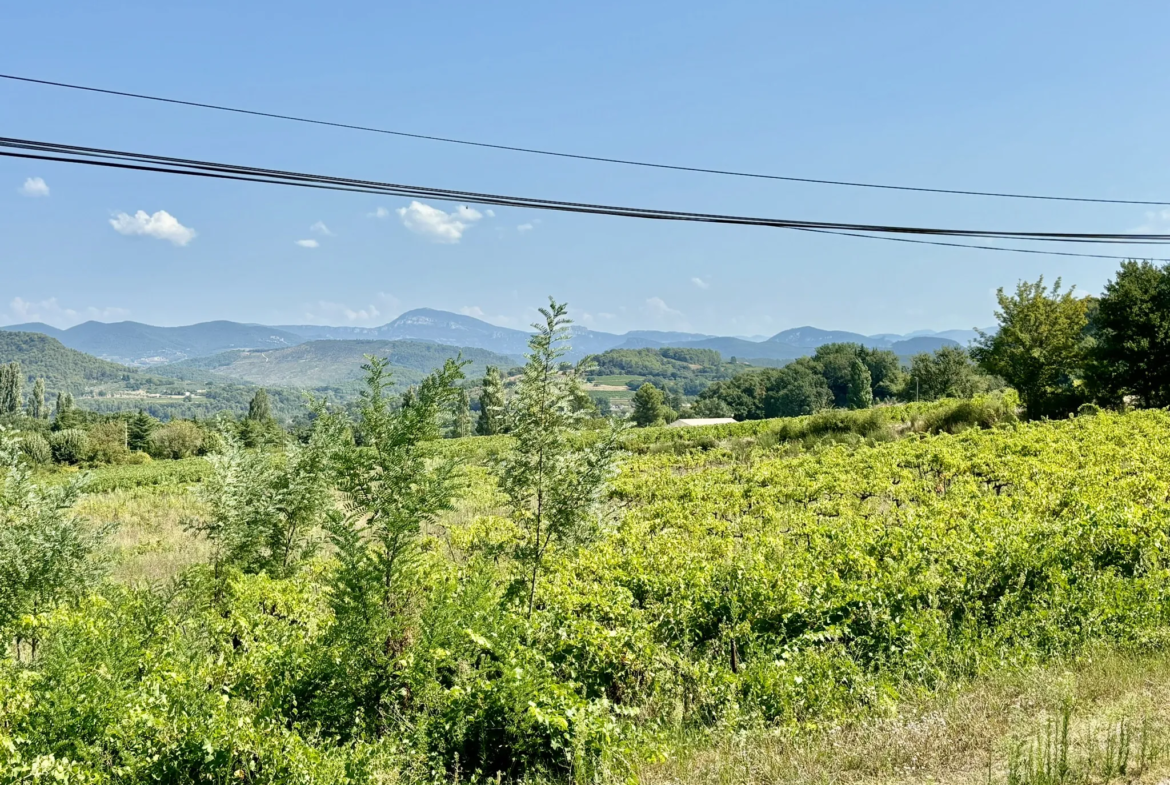 Maison de campagne avec possibilité de 2 logements à Crestet 