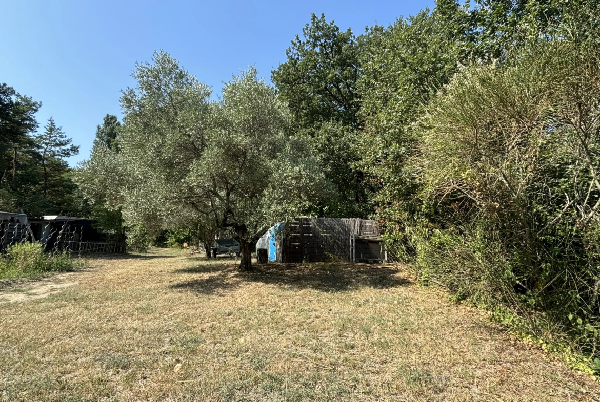 Maison de campagne avec possibilité de 2 logements à Crestet 