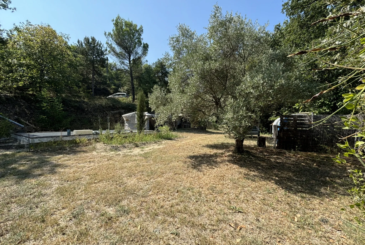 Maison de campagne avec possibilité de 2 logements à Crestet 