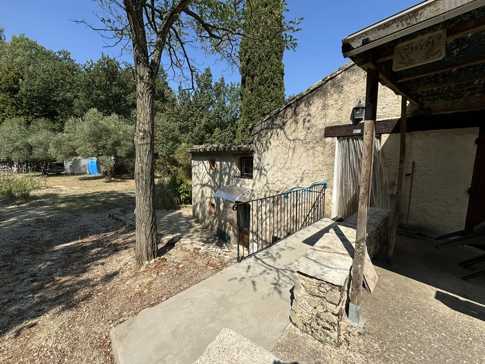 Maison de campagne avec possibilité de 2 logements à Crestet 