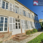 Maison bourgeoise avec terrasse ensoleillée à Cuisery