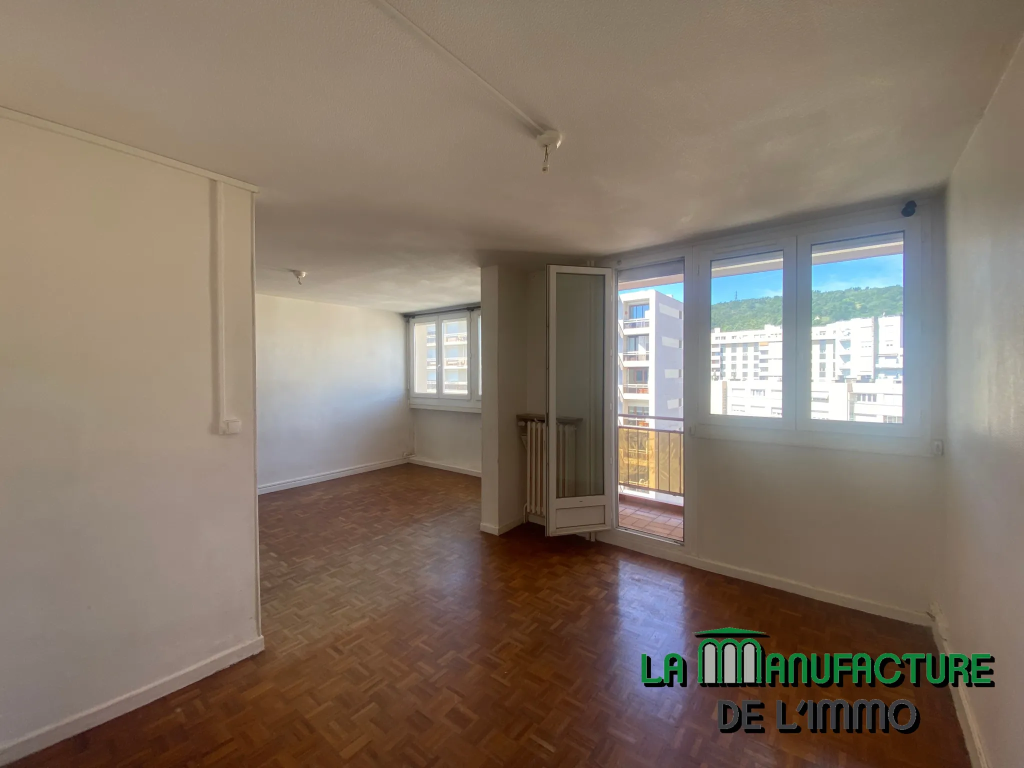 À vendre : Appartement F3 traversant avec Balcons à Saint-Étienne 