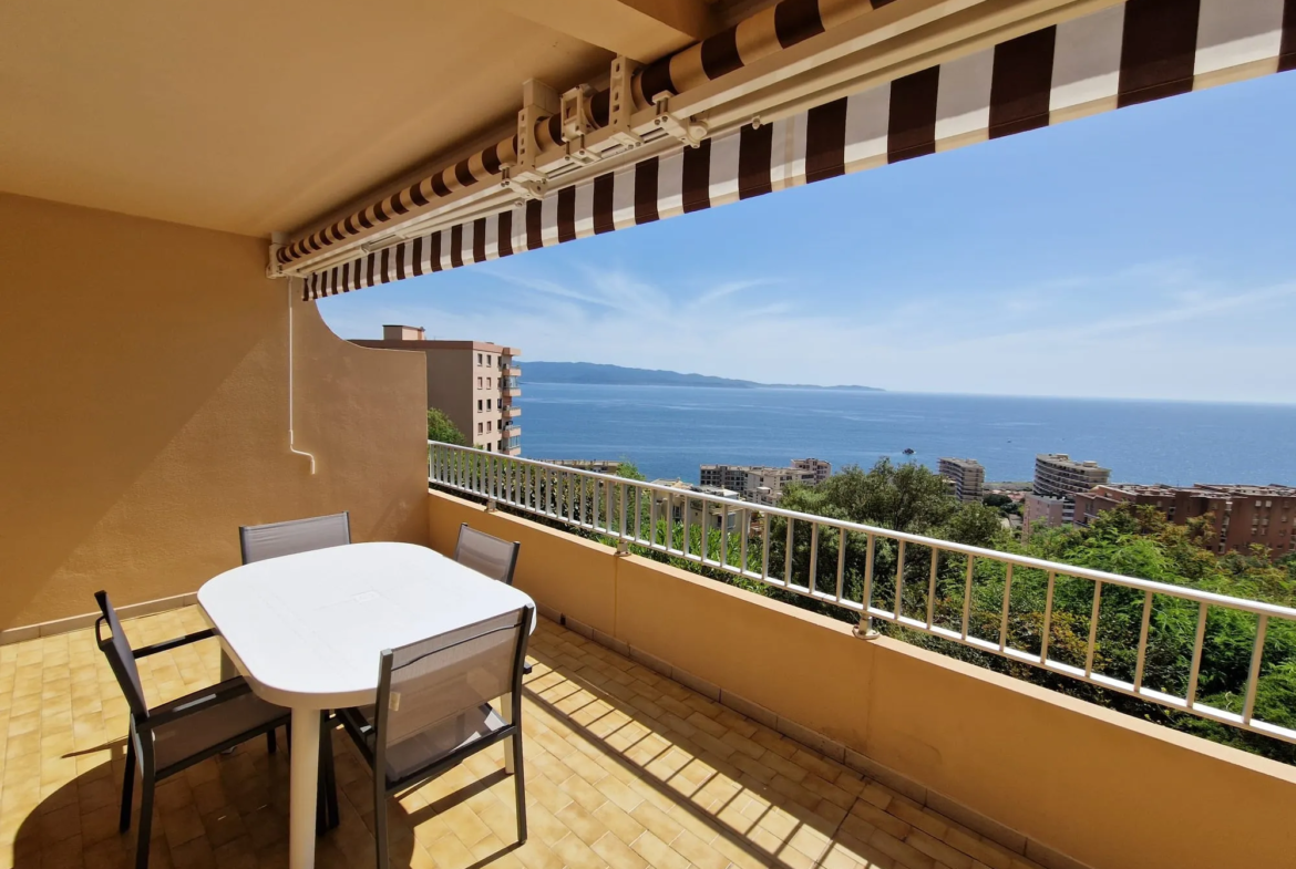 Appartement T2 avec terrasse et vue mer à vendre à Ajaccio 