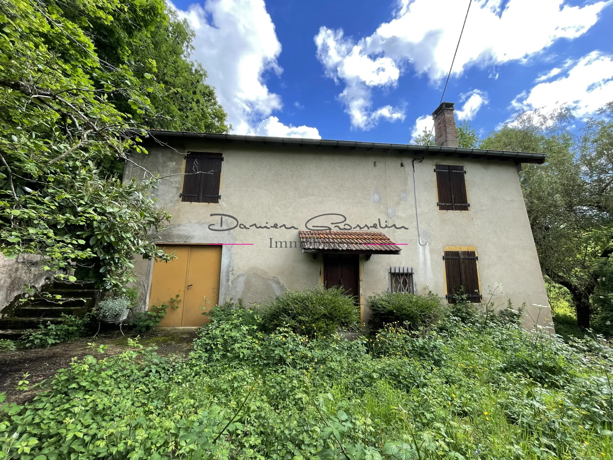 Maison de campagne à rénover à Cours la Ville 