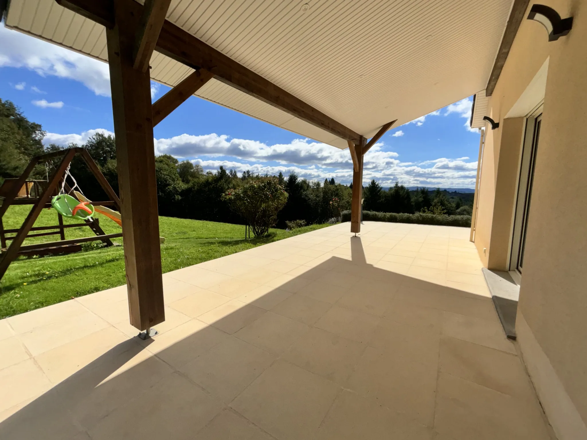 Maison à vendre aux Angles sur Corrèze - 265000 EUR 