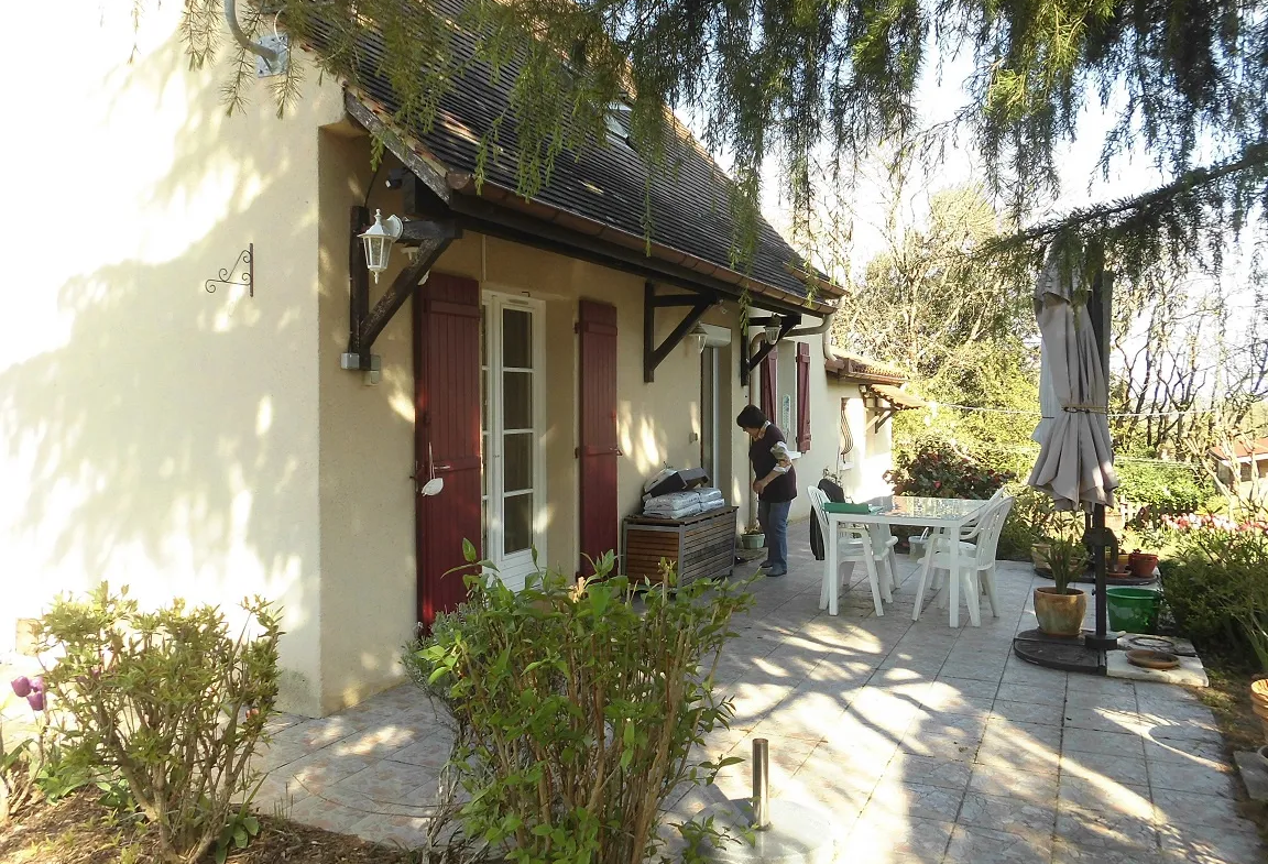 Maison à vendre à Salignac Eyvignes avec 3 chambres et jardin 