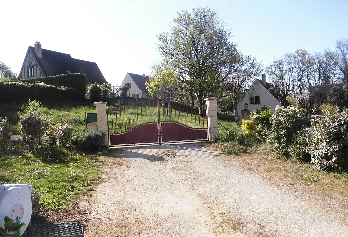 Maison à vendre à Salignac Eyvignes avec 3 chambres et jardin 