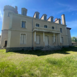 Plateau Aménageable au Château de Cuzieu à Vendre