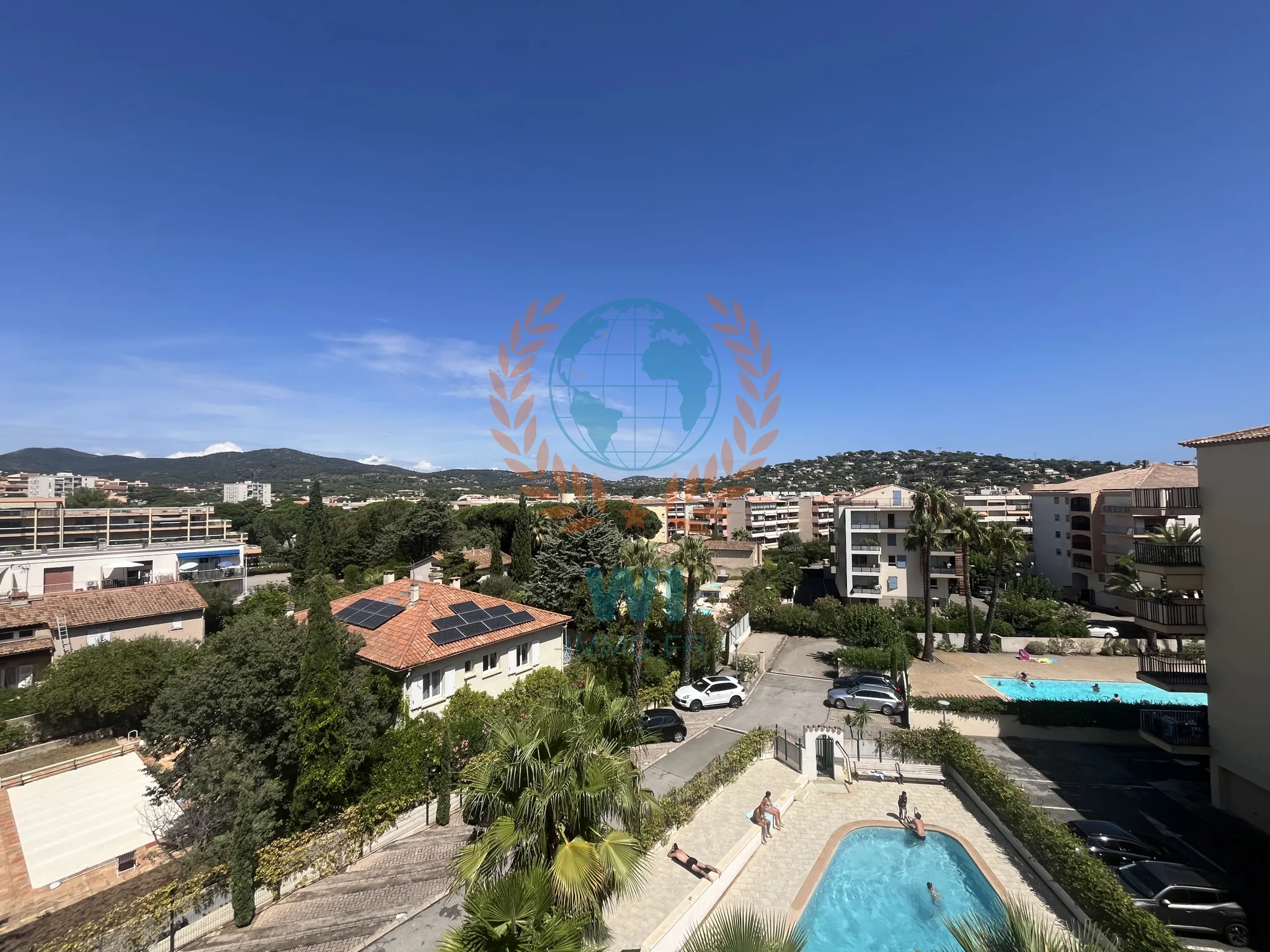 Studio + cabine à Sainte Maxime avec terrasse dans résidence sécurisée 