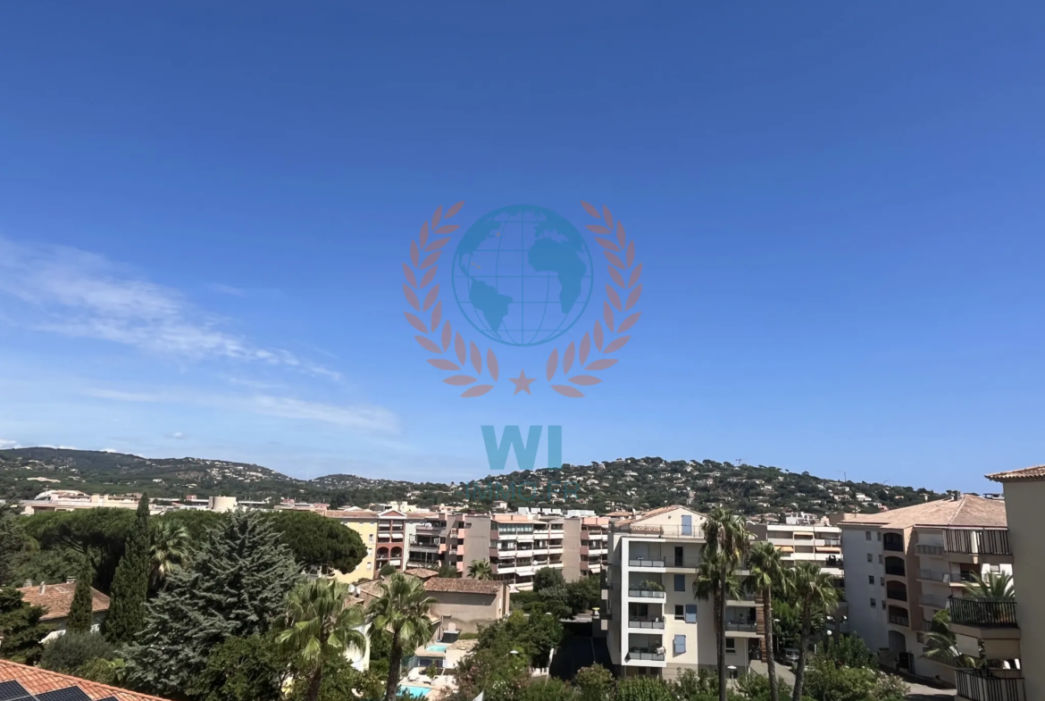 Studio + cabine à Sainte Maxime avec terrasse dans résidence sécurisée 